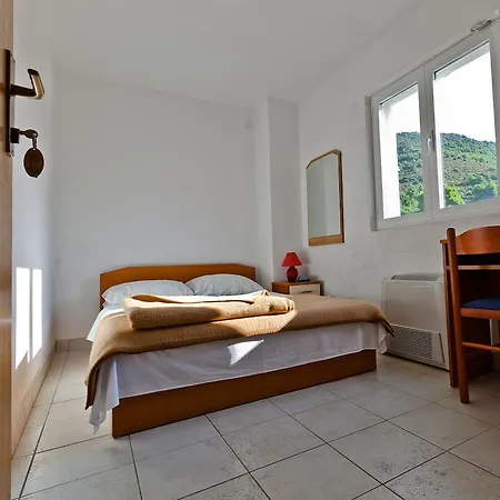 Bed & Breakfast Family Magazin Žuljana