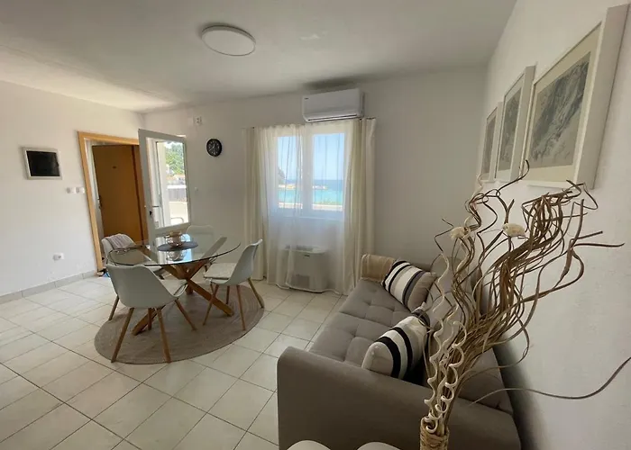 לינה וארוחת בוקר Family Magazin Žuljana