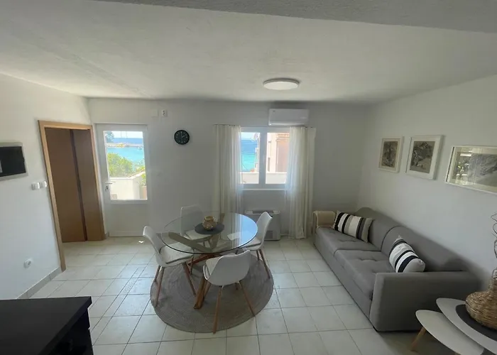 לינה וארוחת בוקר Family Magazin Žuljana