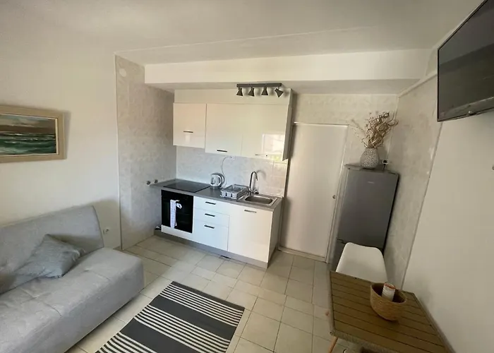 לינה וארוחת בוקר Family Magazin Žuljana