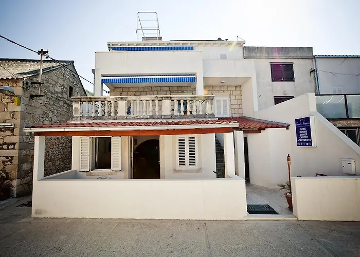 לינה וארוחת בוקר Family Magazin